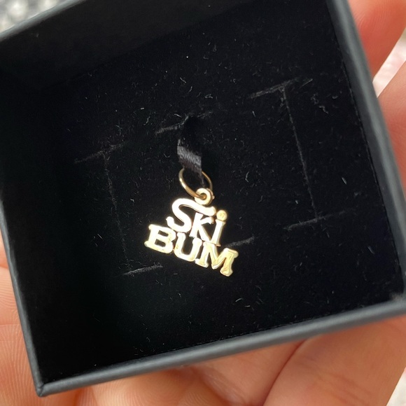 Jewelry - ❄️14k solid Gold ❄️ SKI BUM pendant charm.